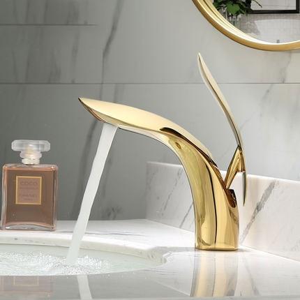 AquaGrace - Stylish Curved Basin Tap - Modern Design Faucet for Bathroom