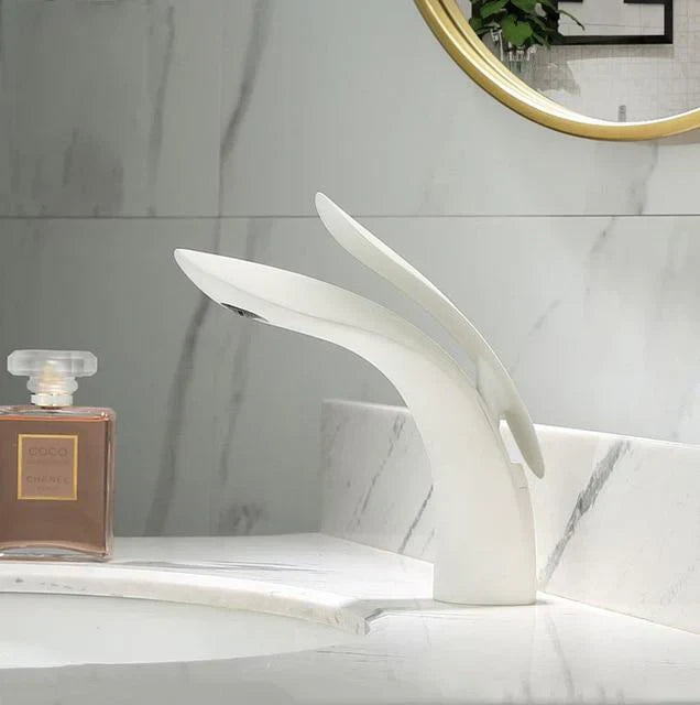 FlowEase | Stylish Bathroom Faucet with Smooth Operation