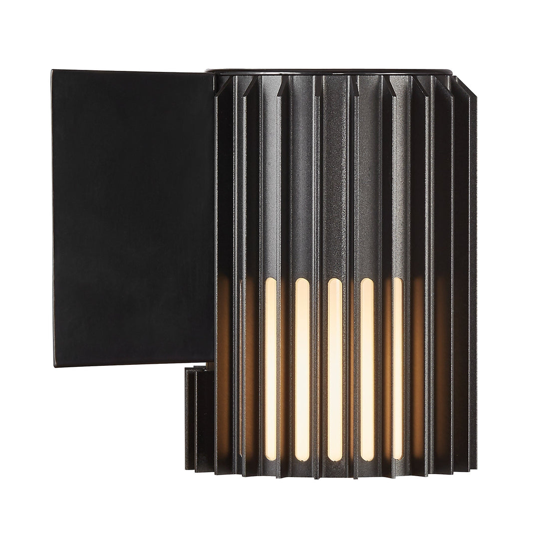 AludraLicht – Sculptural Wall Lamp for Outdoor Use with Weather-Resistant Finish