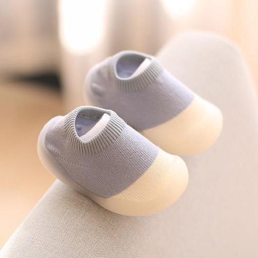 Baby Shoes with Non-slip Soles - breathable and lightweight slippers for babies - provides grip and comfort while walking -