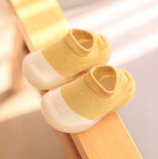 Baby Shoes with Non-slip Soles - breathable and lightweight slippers for babies - provides grip and comfort while walking -
