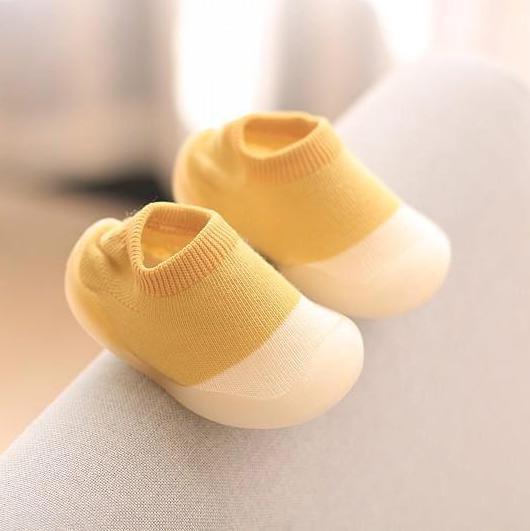 Baby Shoes with Non-slip Soles - breathable and lightweight slippers for babies - provides grip and comfort while walking -