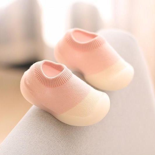 Baby Shoes with Non-slip Soles - breathable and lightweight slippers for babies - provides grip and comfort while walking -