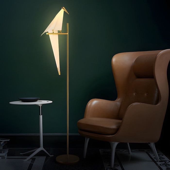 LightFlight – Origami Bird Table Lamp in Artistic Design