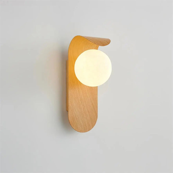 GlowForm – Wall Lamp with Golden Accent and Modern Contrast