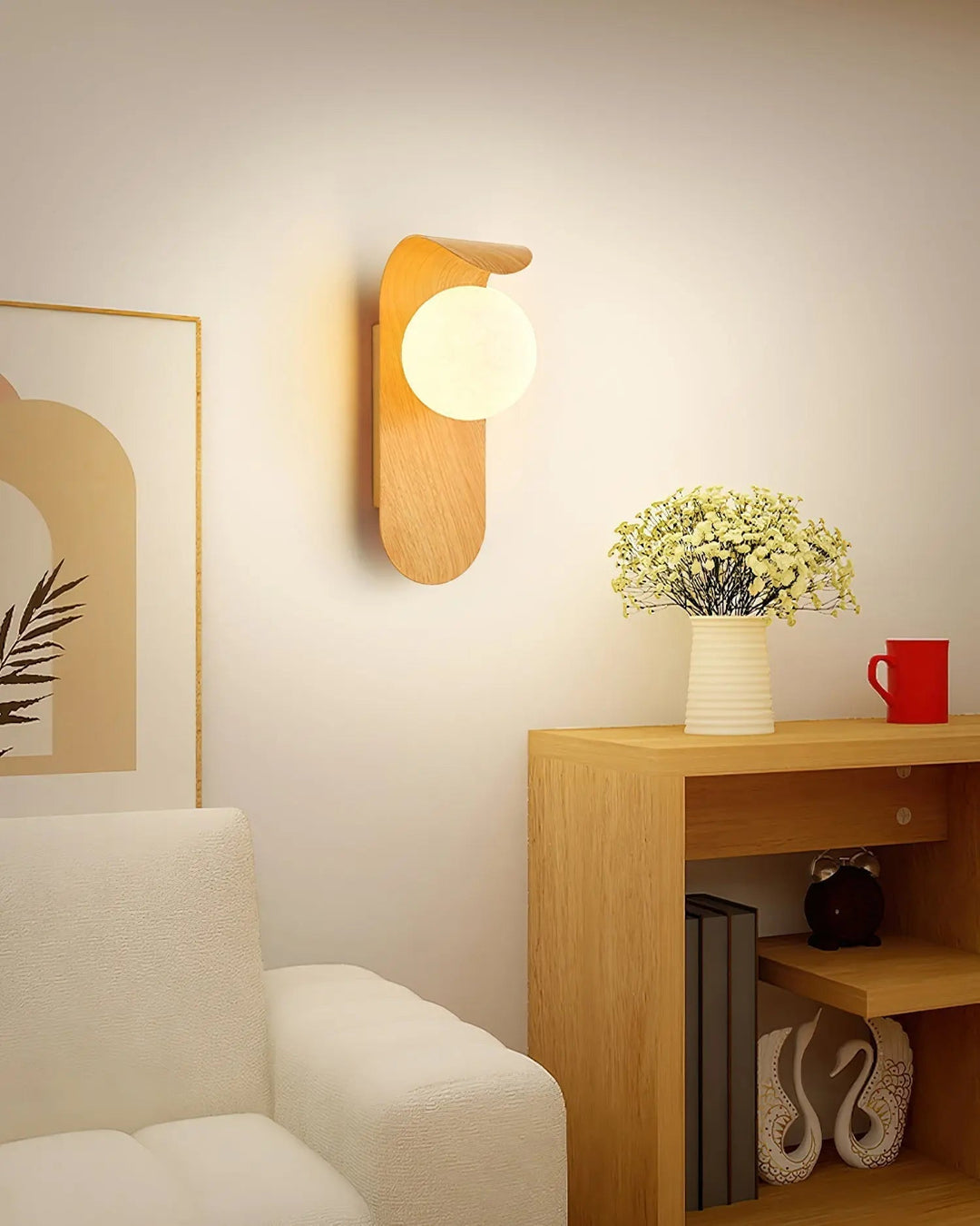 GlowForm – Wall Lamp with Golden Accent and Modern Contrast