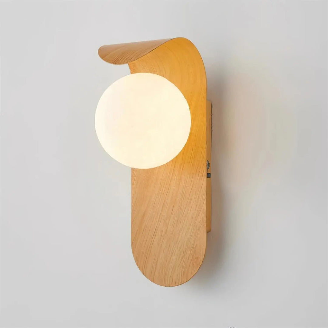 GlowForm – Wall Lamp with Golden Accent and Modern Contrast