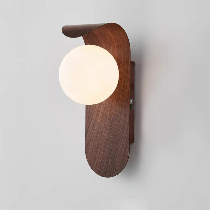 GlowForm – Wall Lamp with Golden Accent and Modern Contrast
