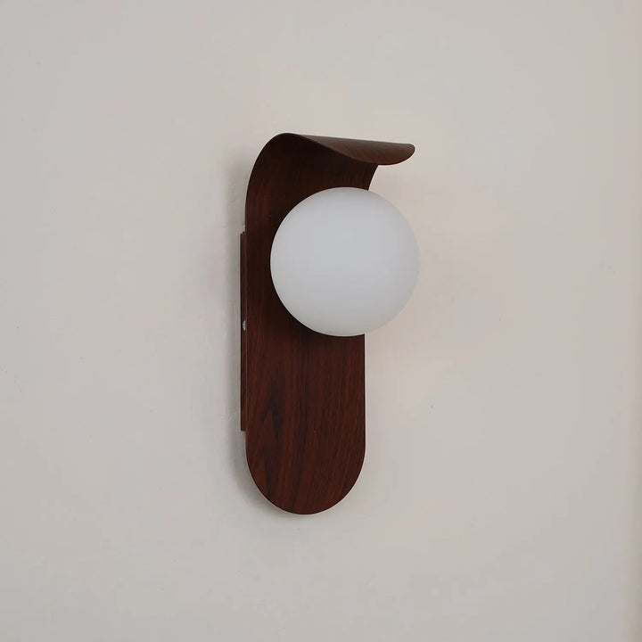 GlowForm – Wall Lamp with Golden Accent and Modern Contrast