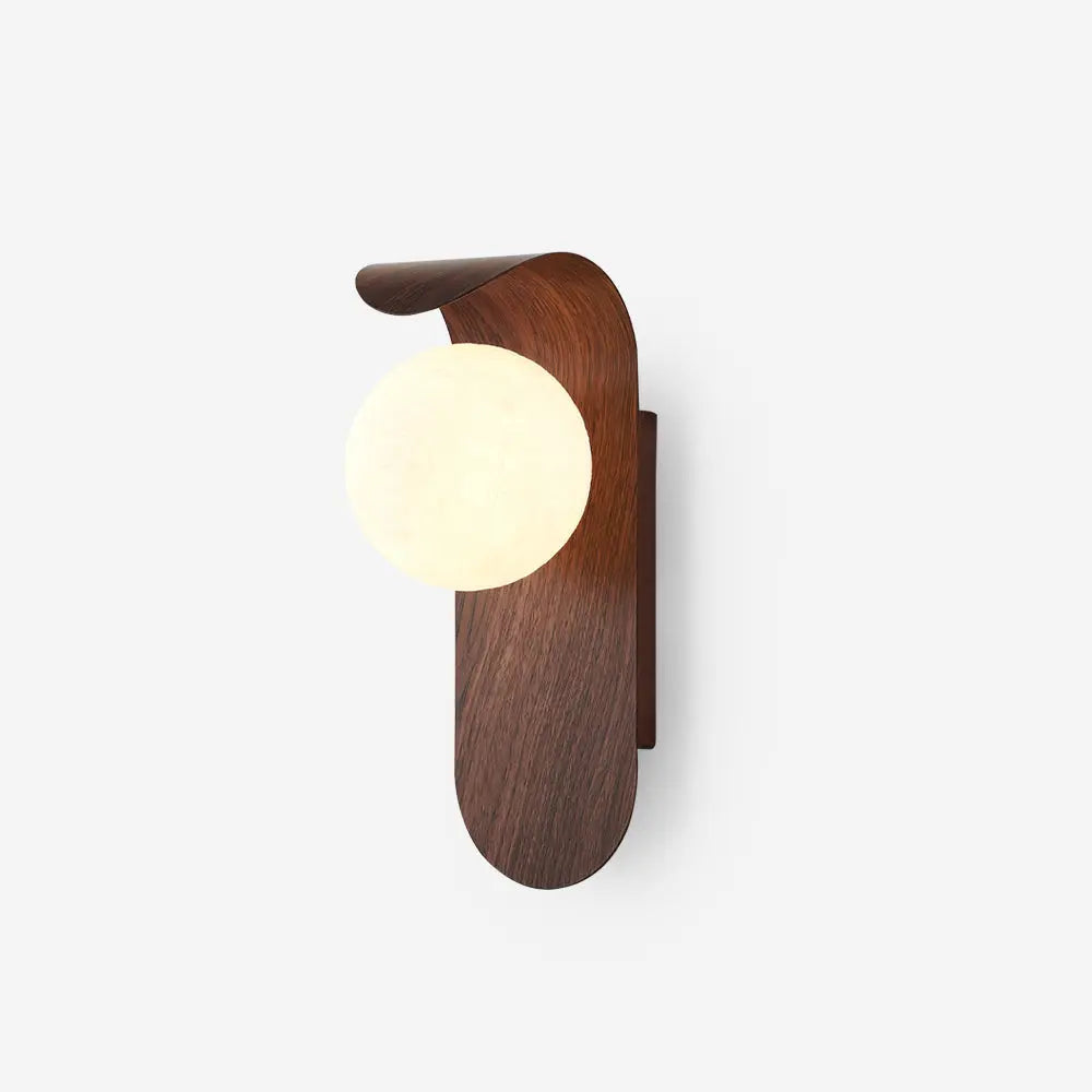 GlowForm – Wall Lamp with Golden Accent and Modern Contrast