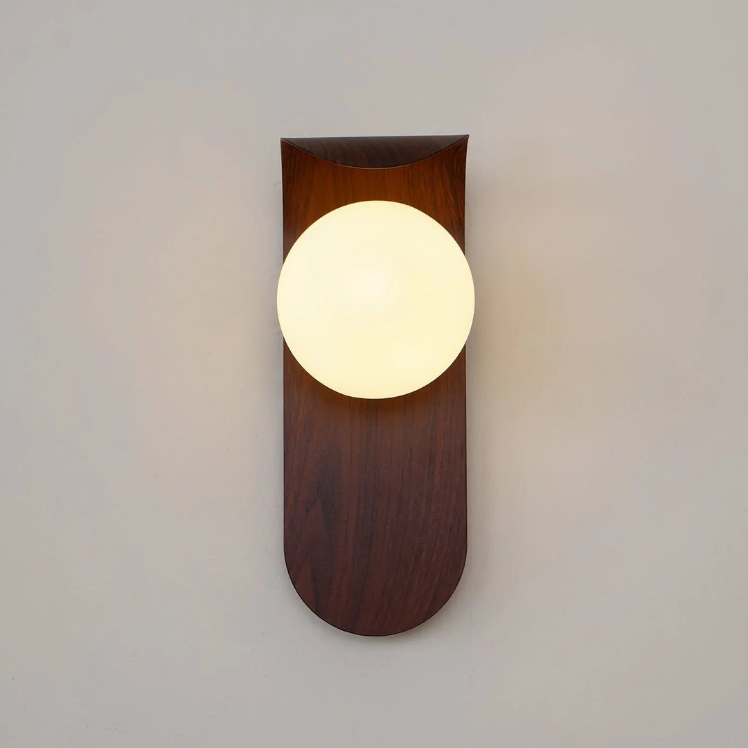 GlowForm – Wall Lamp with Golden Accent and Modern Contrast